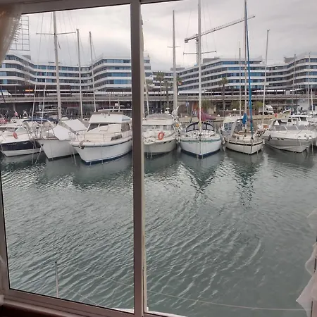 Floating White House Botel