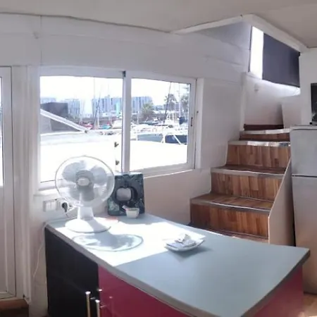 Bateau-hôtel Floating White House Barcelone